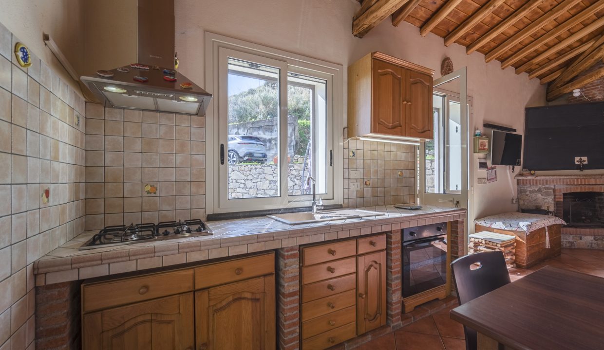 Tavola da disegno 10